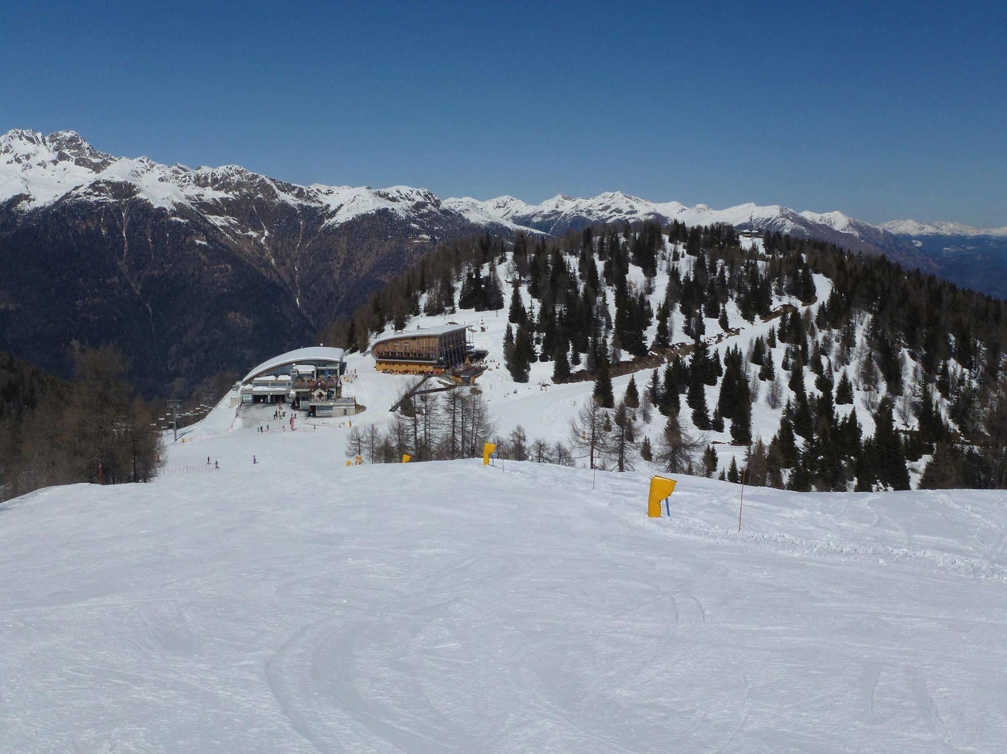 Affittacamere Lago Rotondo メッツァーナ エクステリア 写真